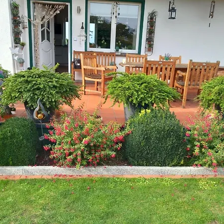 Direkt Am Wasser Küstenperlemit Meerblick Und Sauna